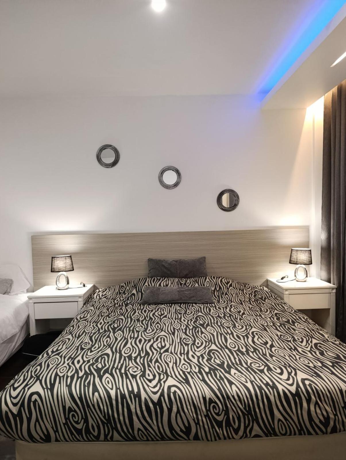 Luxury No. 202 Apartment *